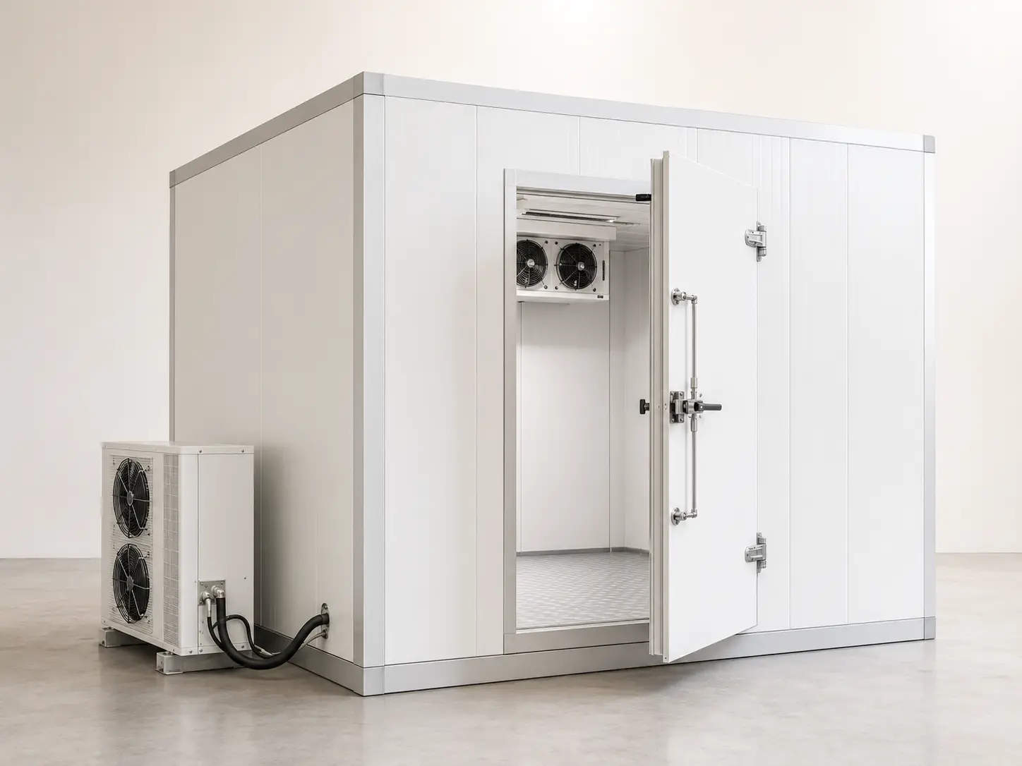 Modular commercial cold room with insulated panels, access door and refrigeration unit